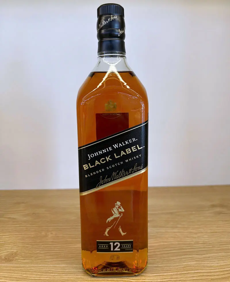 Rượu (Whisky) hiệu:JW BLACK LABEL 1000ml,nồng độ cồn: 40% , 12 chai/thùng ( Hàng mới 100%).