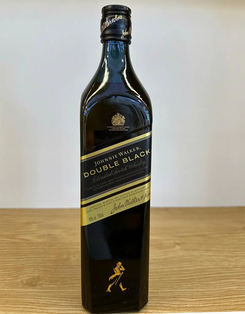 Rượu (Whisky) hiệu:JW DOUBLE BLACK 700ml,nồng độ cồn:  40% , 6 chai/thùng ( Hàng mới 100%).